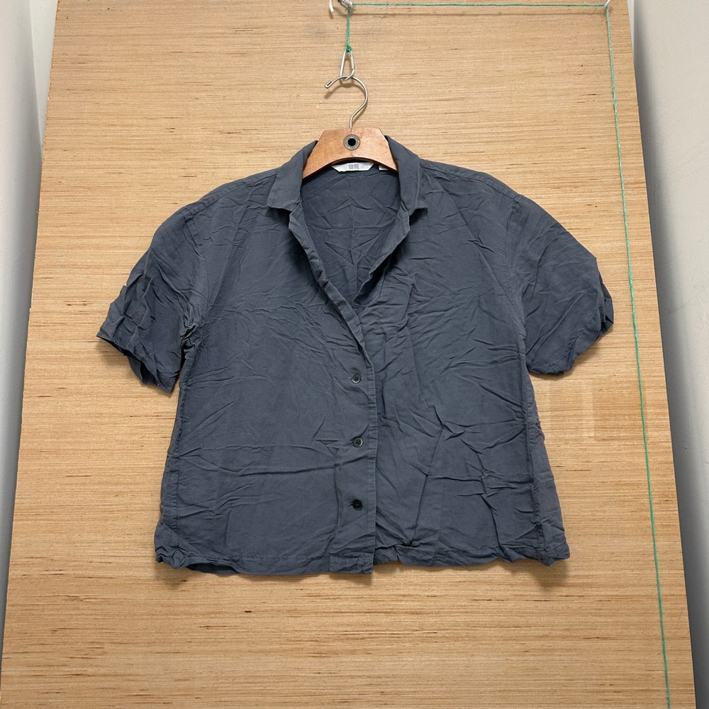 Uniqlo Womens XXS Gray Short Sleeve Button Up Boxy Camp Collar Shirt 7524